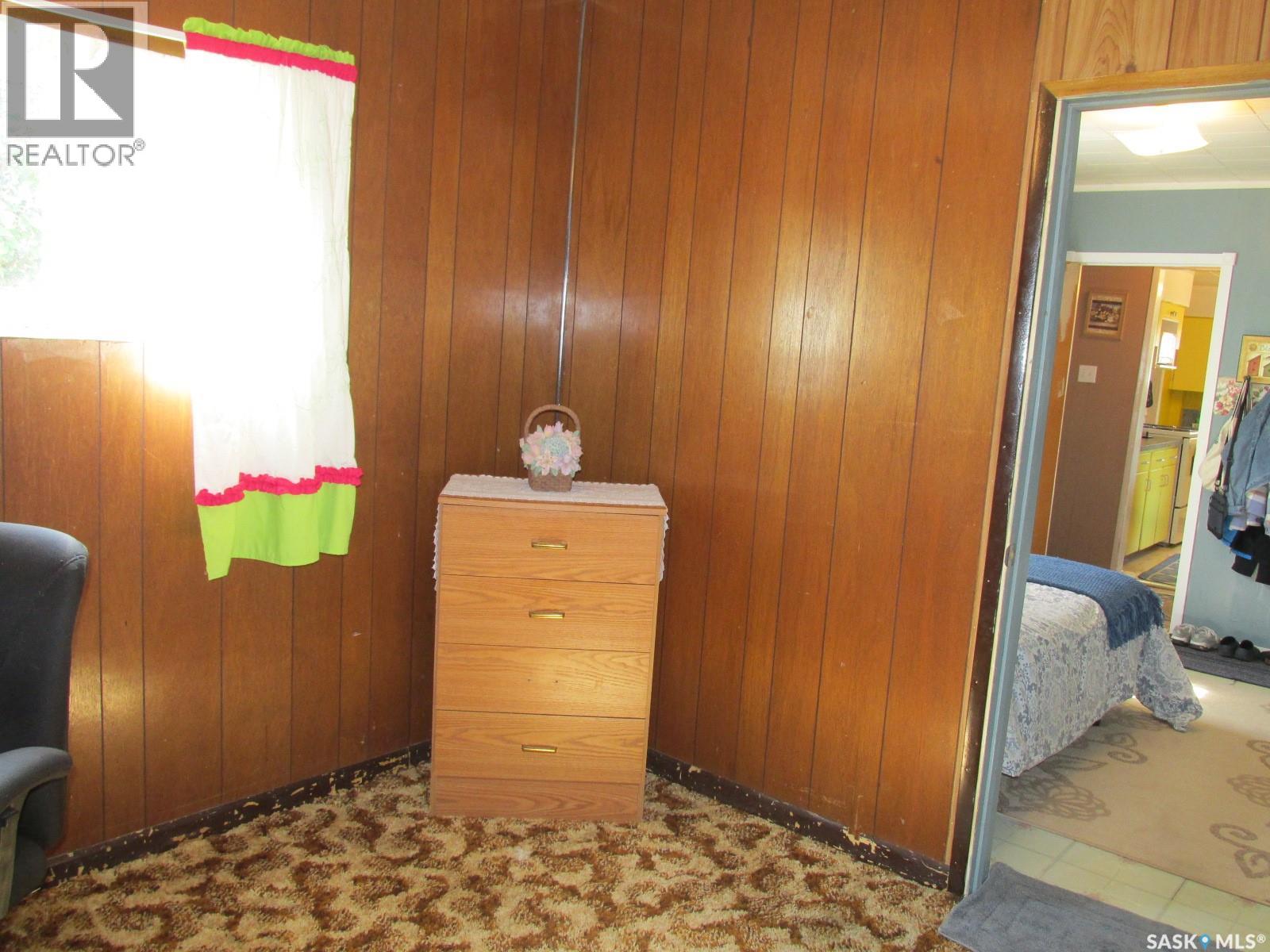 604 Railway Avenue W Property Photo 23