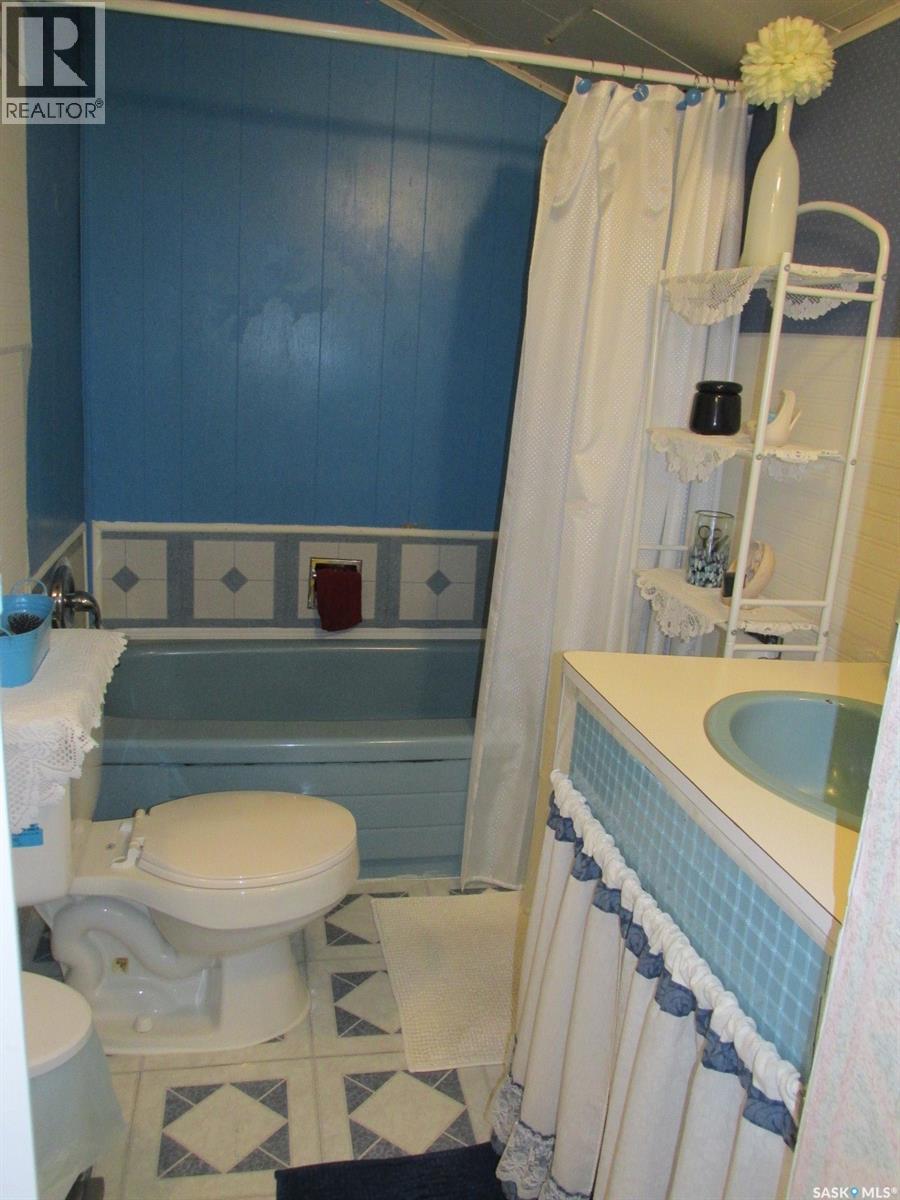 604 Railway Avenue W Property Photo 24