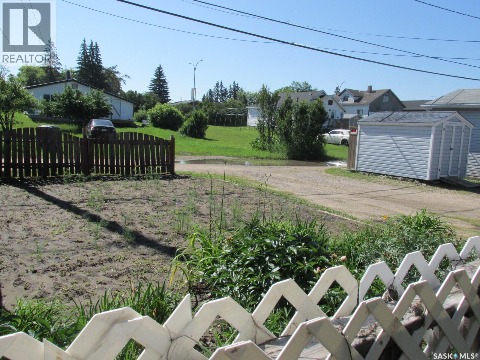 604 Railway Avenue W Property Photo 35