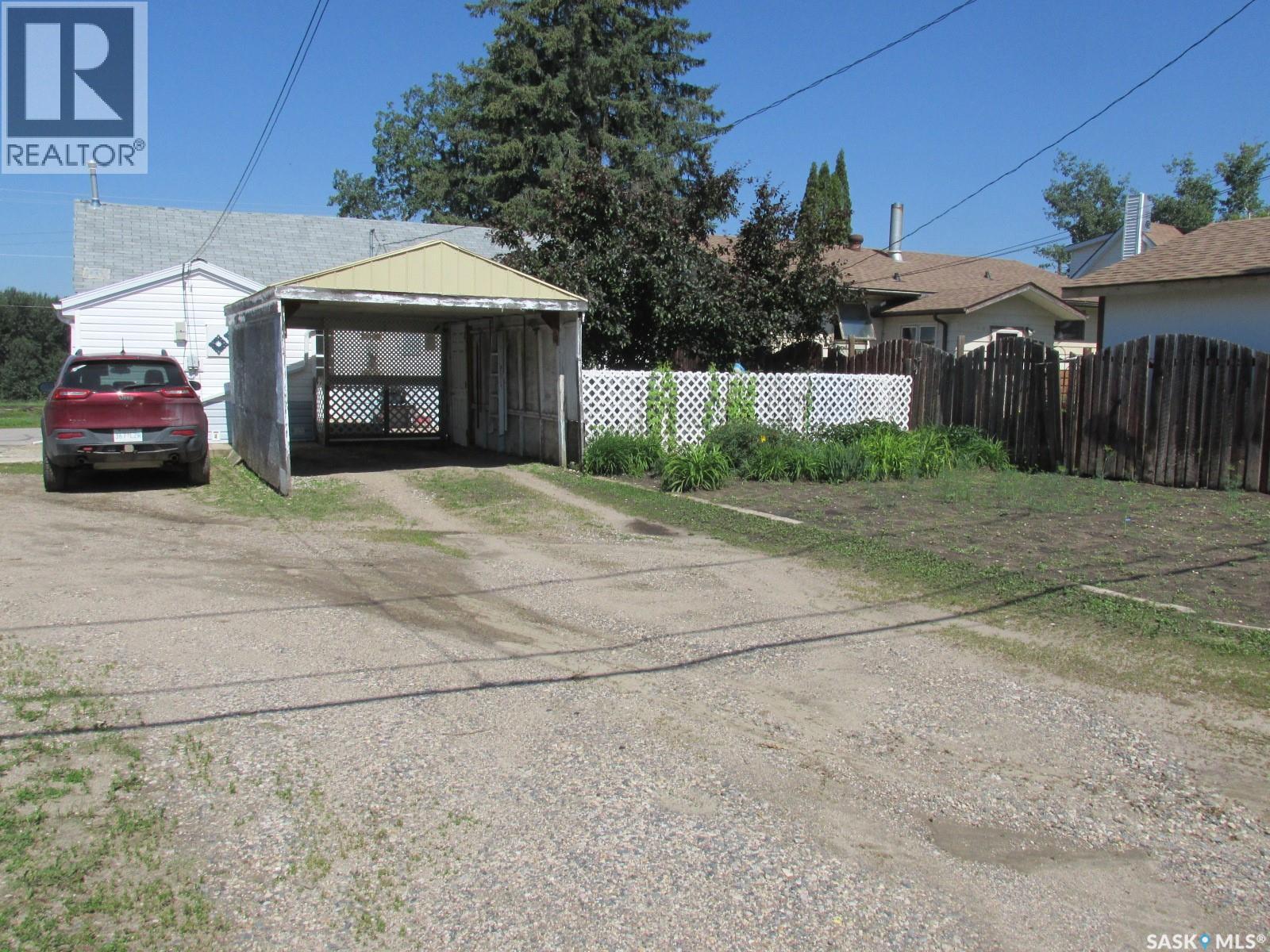 604 Railway Avenue W Property Photo 37