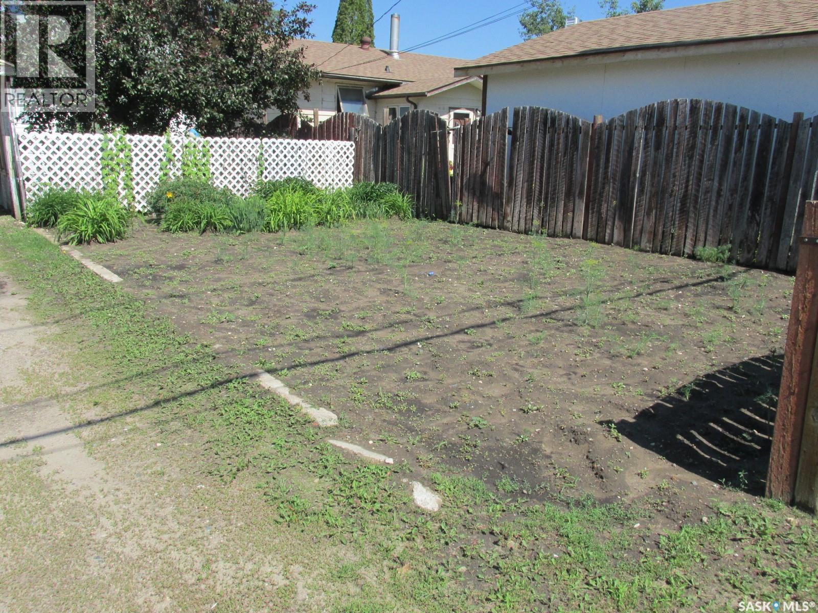 604 Railway Avenue W Property Photo 39