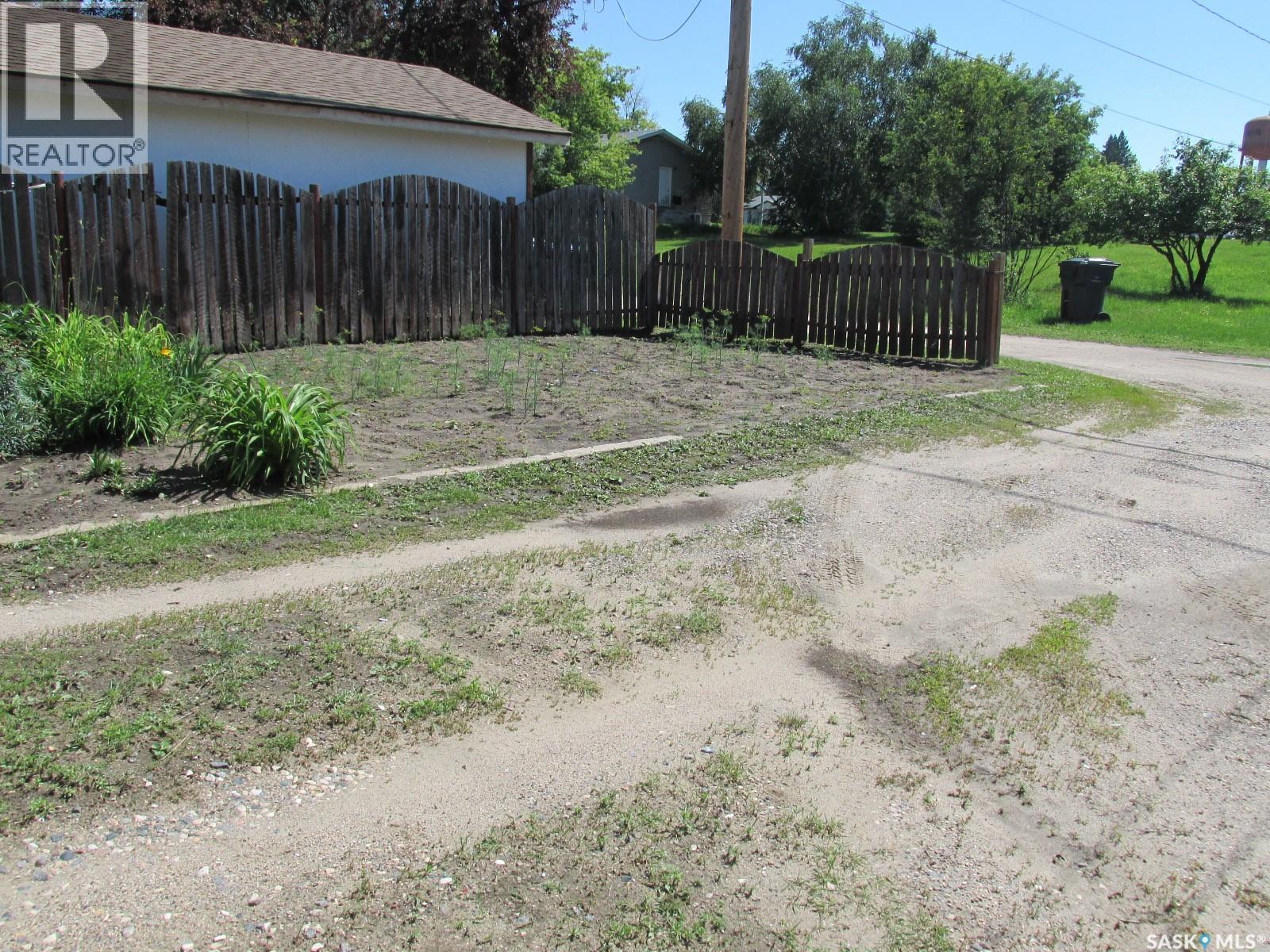 604 Railway Avenue W Property Photo 41