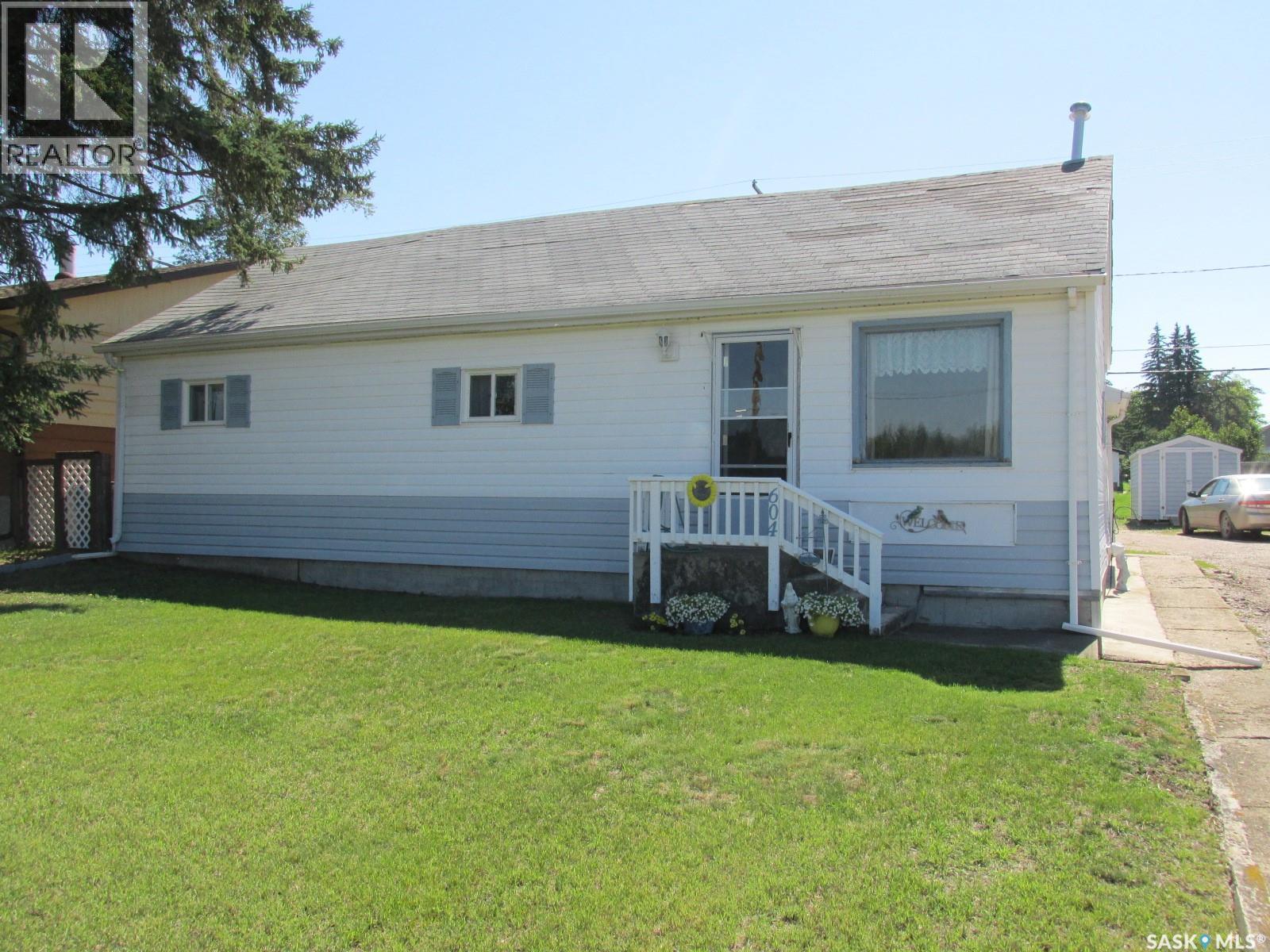 604 Railway Avenue W Property Photo 43