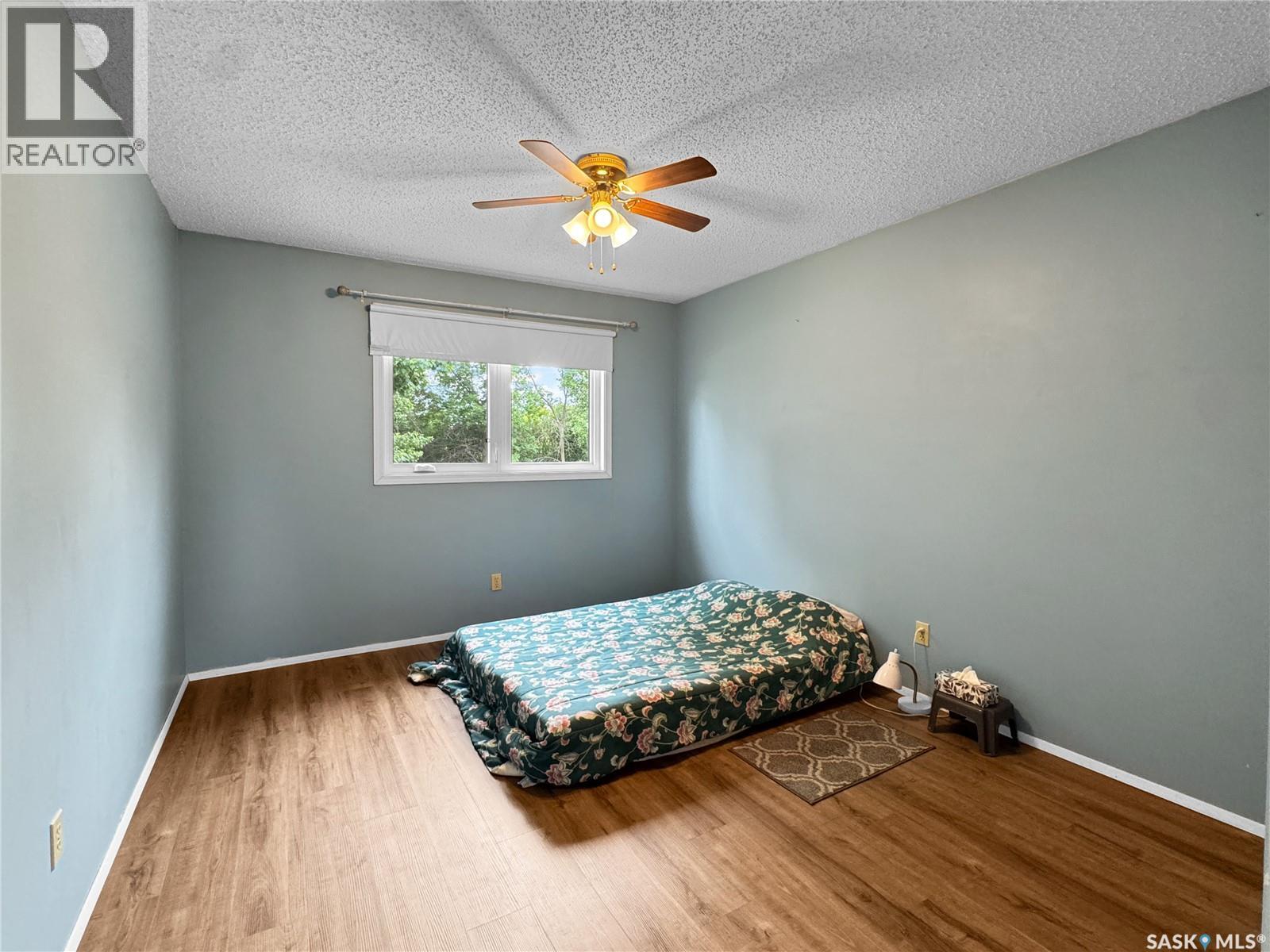 207 3rd Avenue E Property Photo 7
