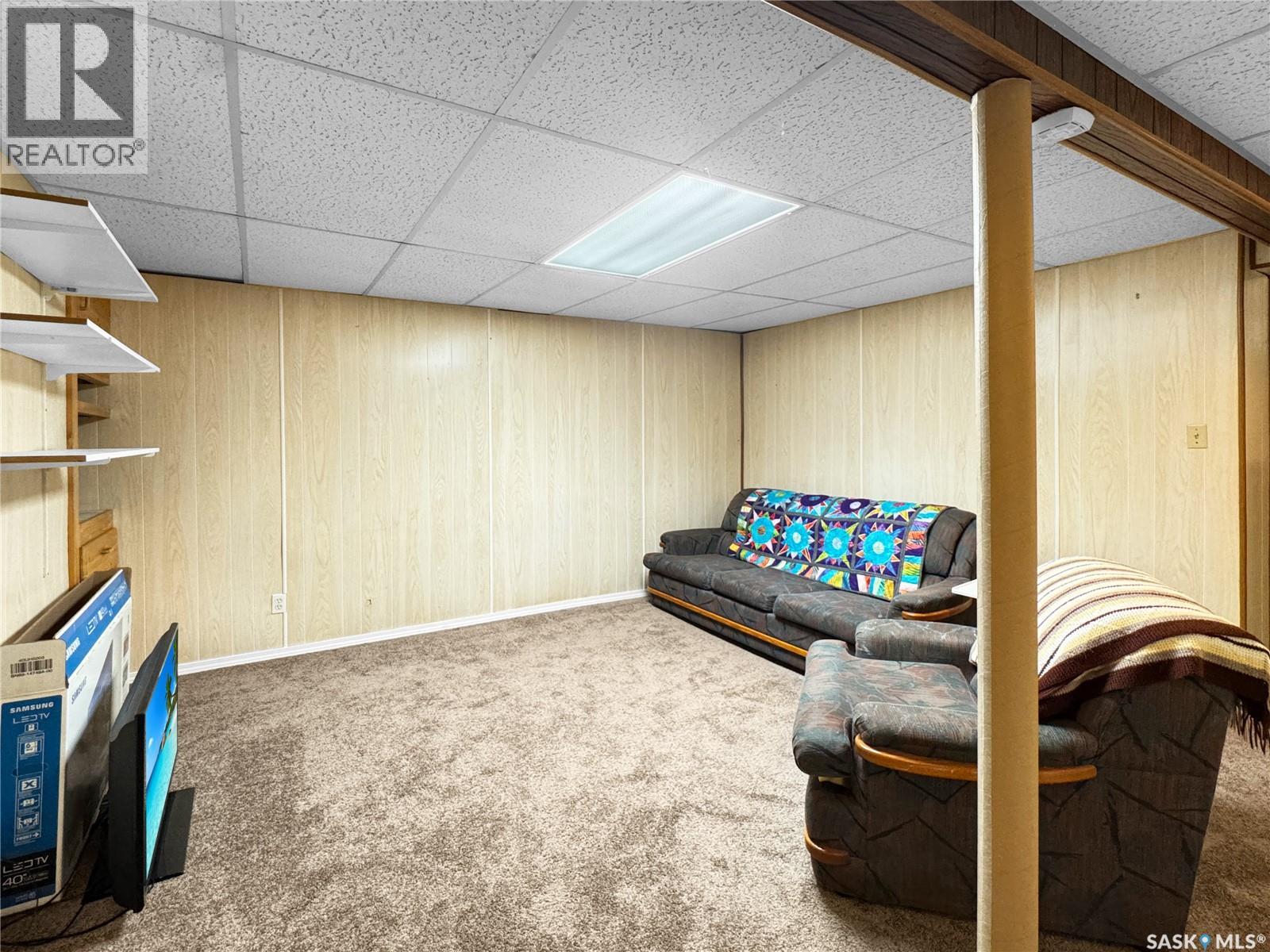 207 3rd Avenue E Property Photo 15