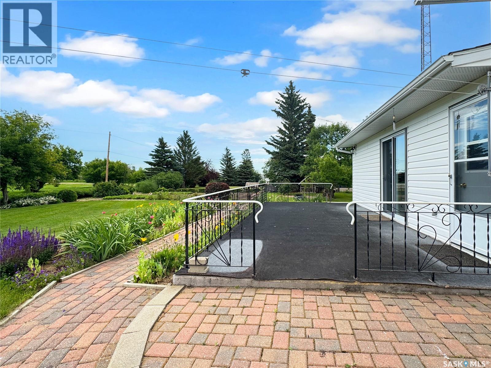 207 3rd Avenue E Property Photo 19