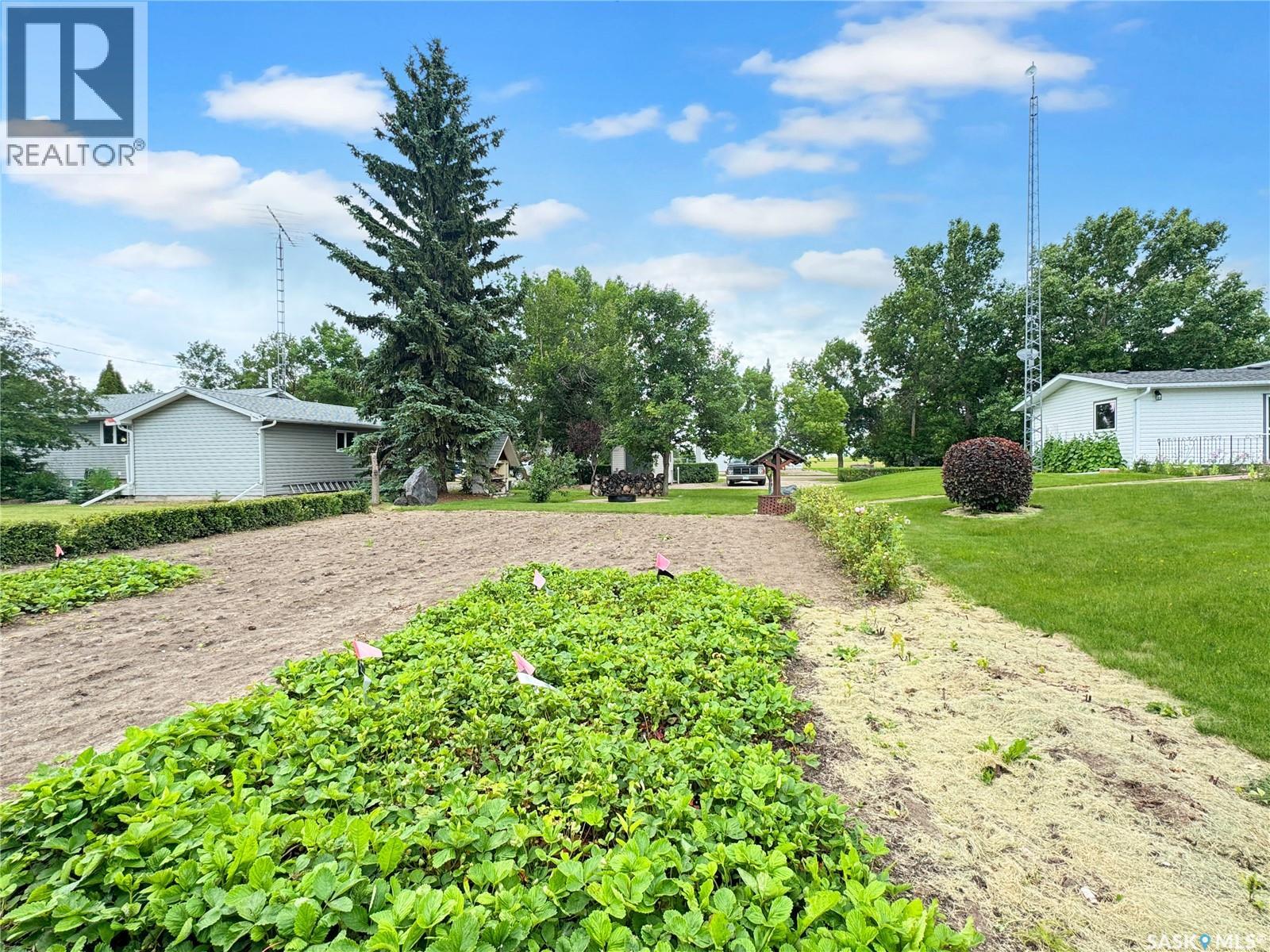 207 3rd Avenue E Property Photo 21