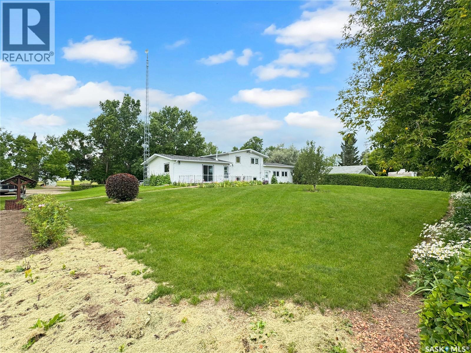 207 3rd Avenue E Property Photo 22