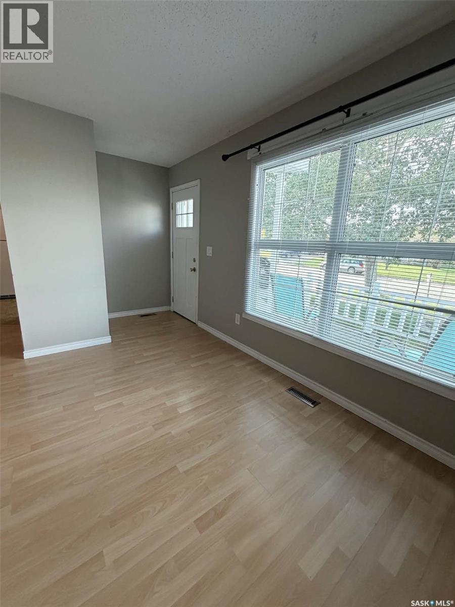 330 Coteau Street Property Photo 2