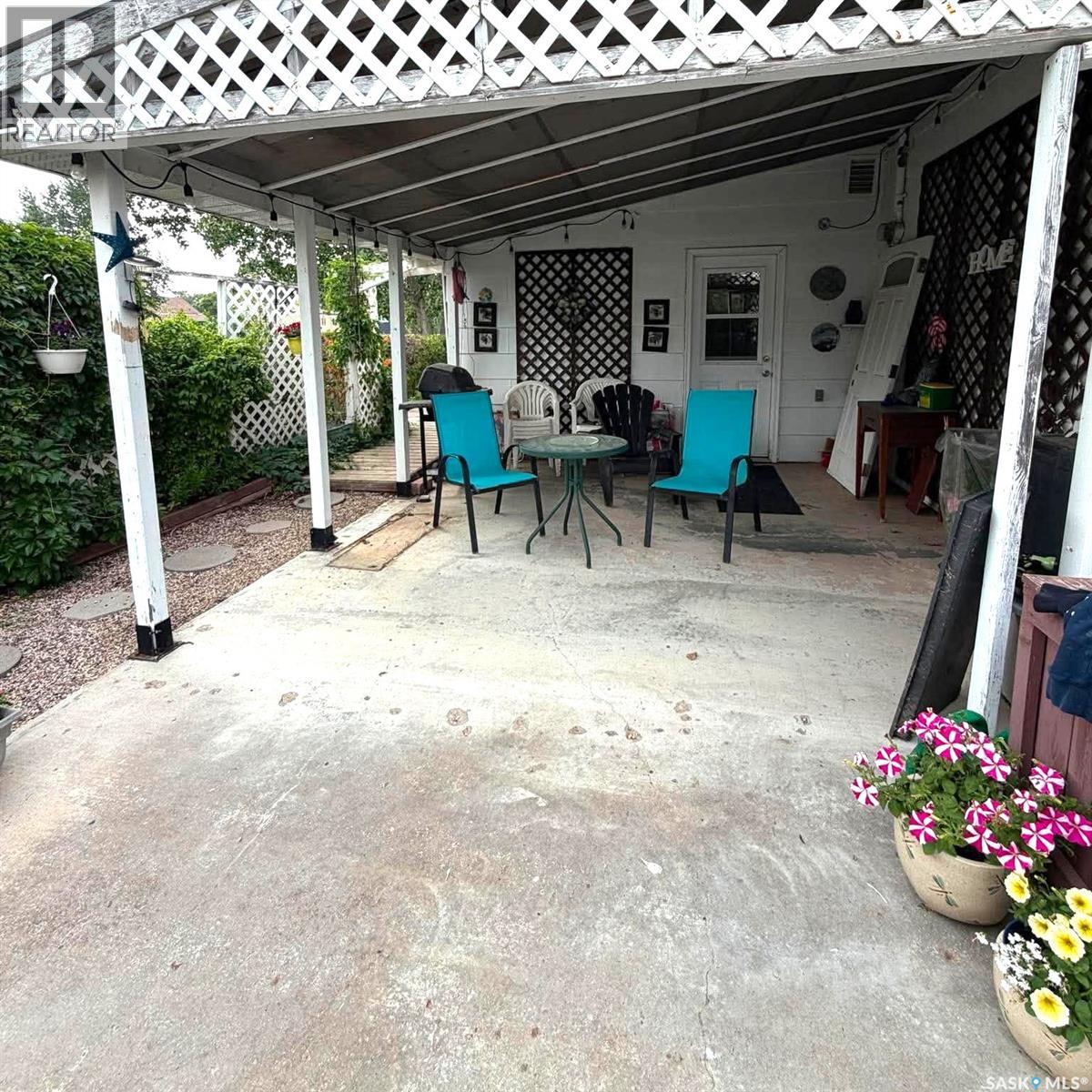 330 Coteau Street Property Photo 21