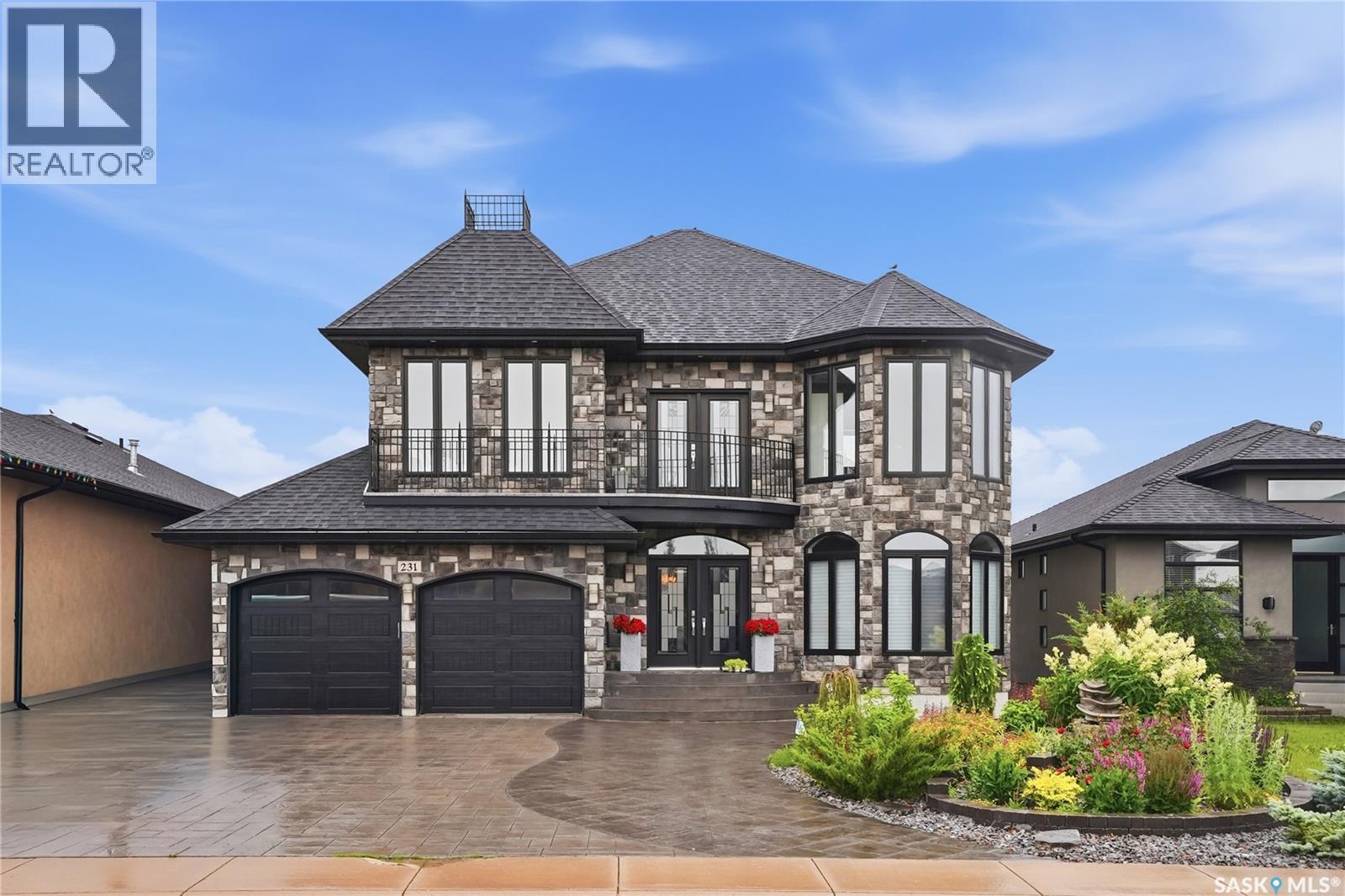 231 Fleming CRESCENT