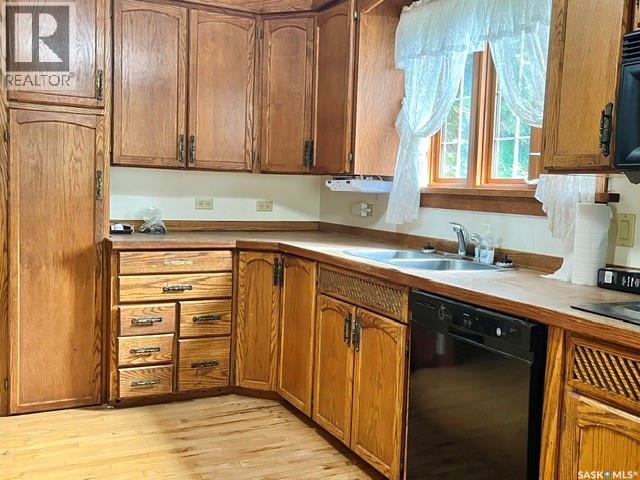 505 Macleod Avenue W Property Photo 6