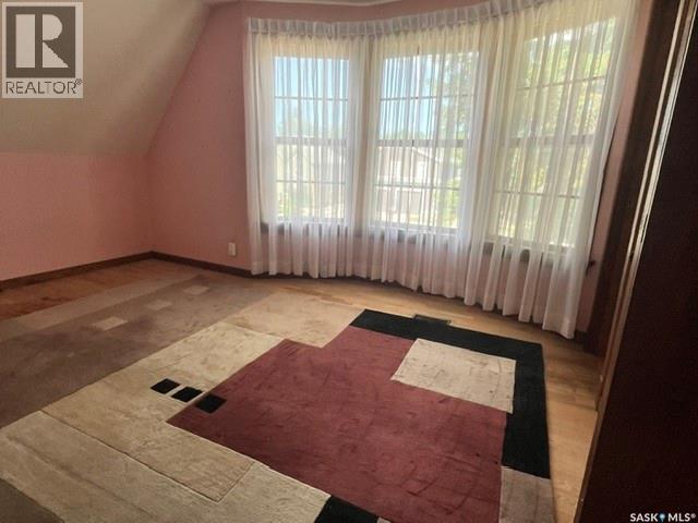 505 Macleod Avenue W Property Photo 14