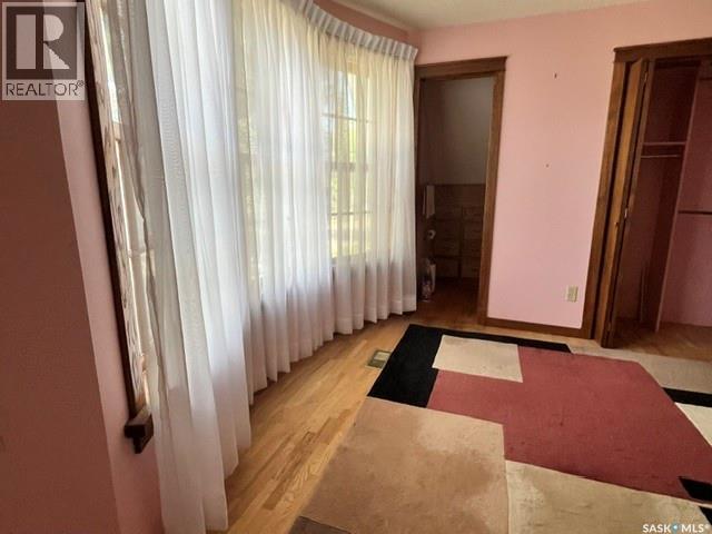 505 Macleod Avenue W Property Photo 15