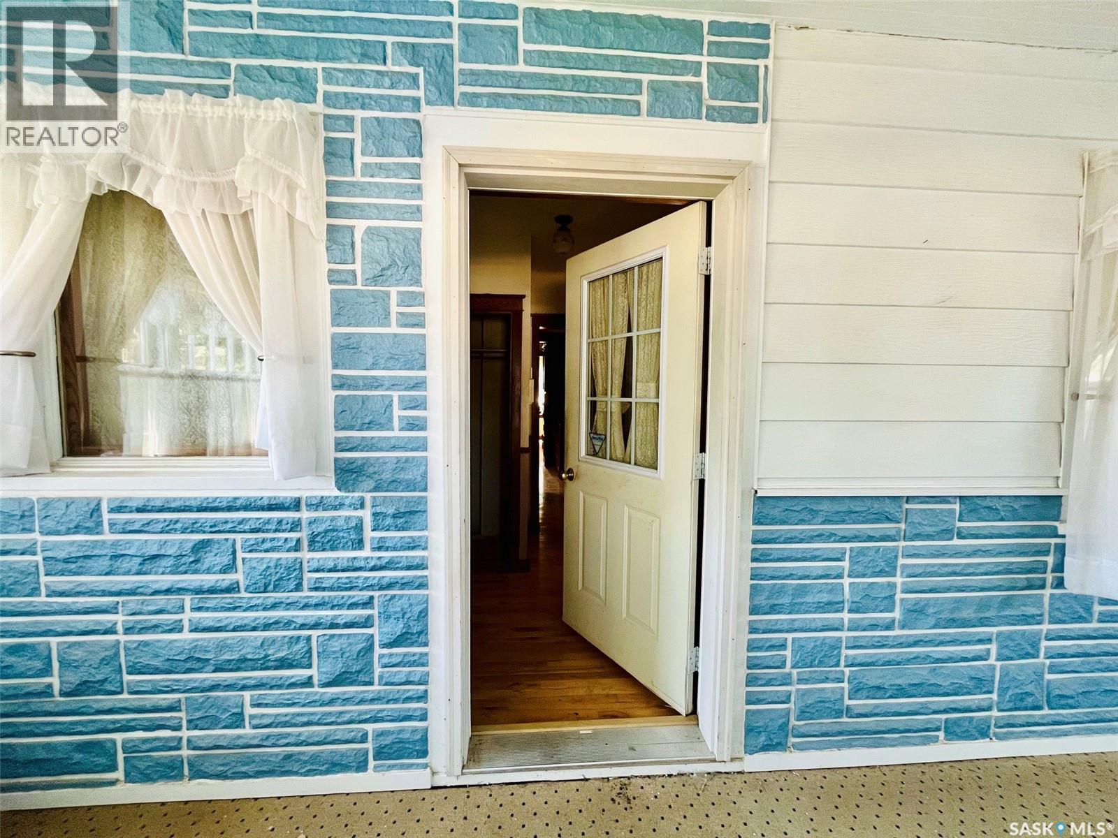 505 Macleod Avenue W Property Photo 18