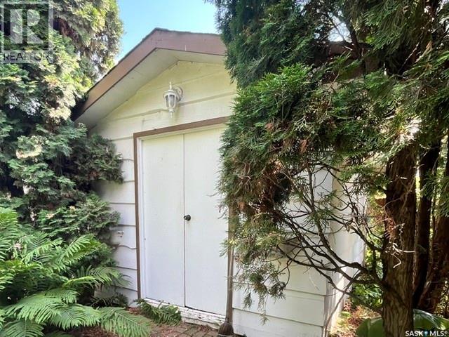 505 Macleod Avenue W Property Photo 20