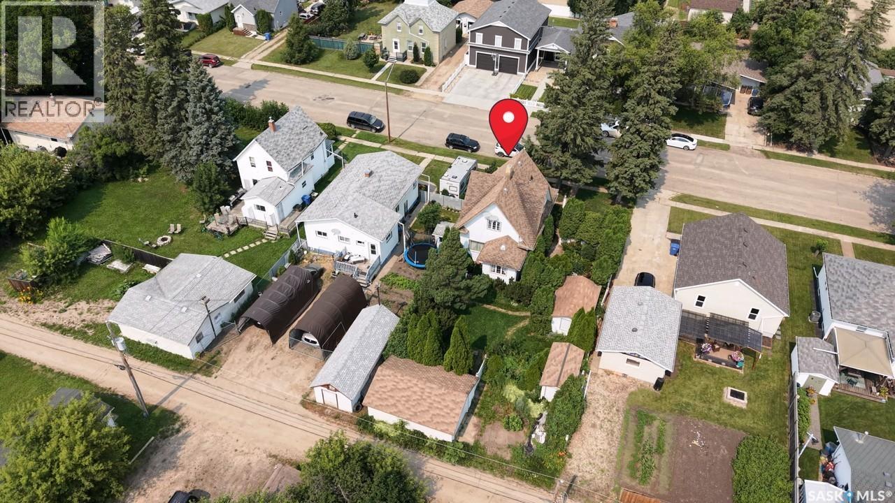 505 Macleod Avenue W Property Photo 29