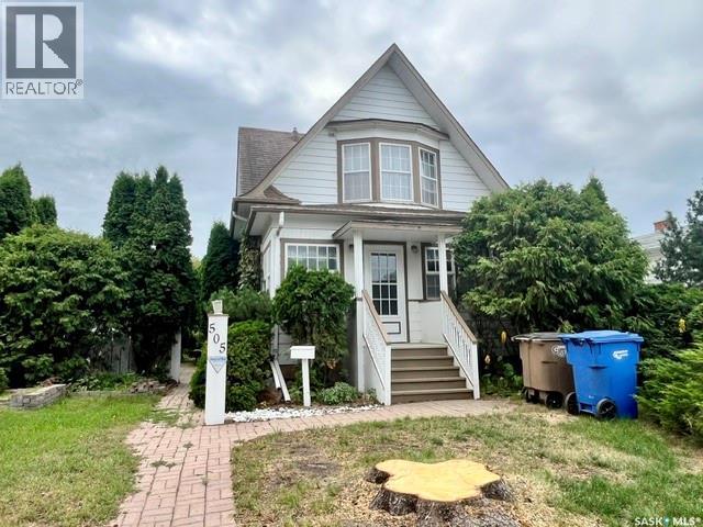505 Macleod Avenue W Property Photo 30