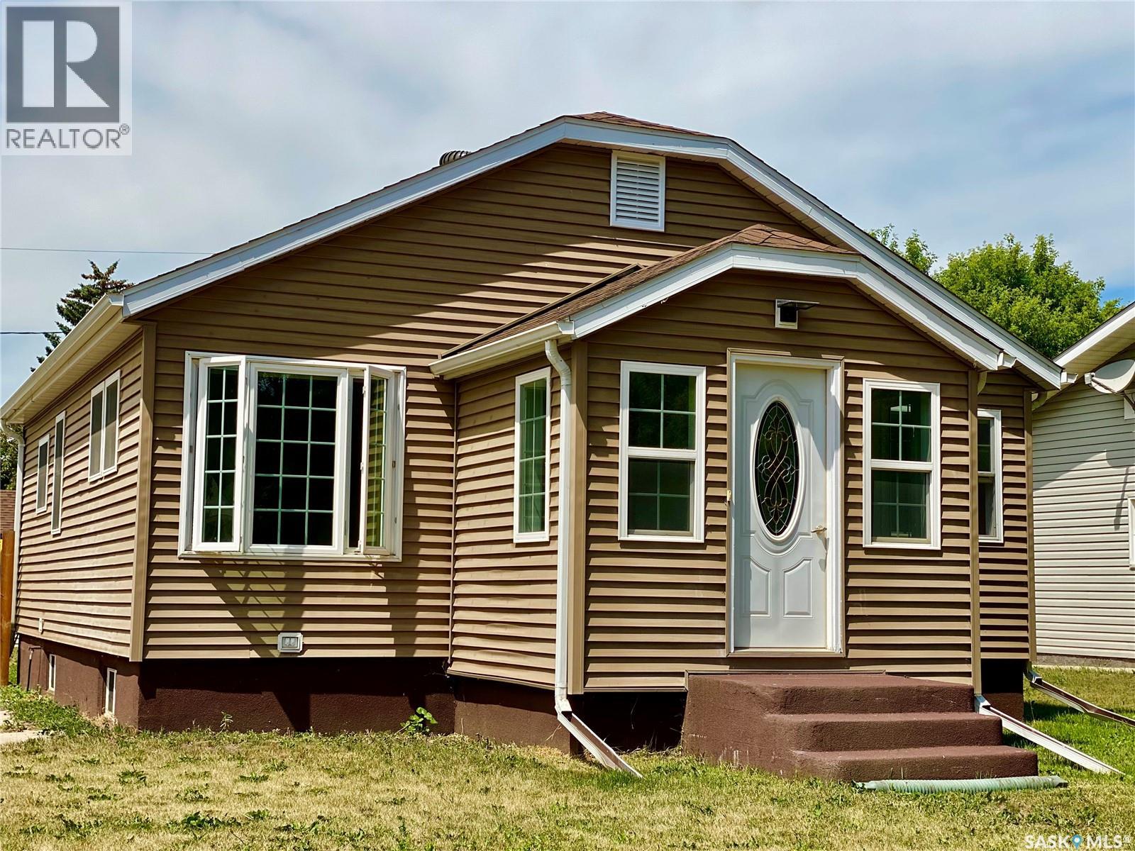 120 3rd Street W Property Photo 1