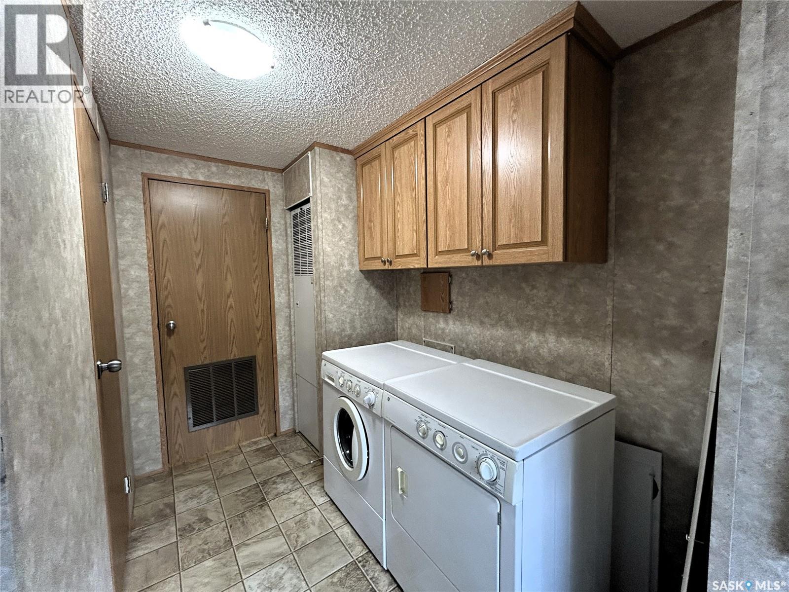 619 1st Avenue E Property Photo 24