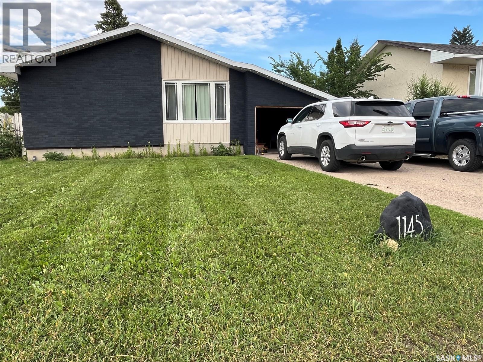 1145 9TH AVENUE SW Property Photo 1