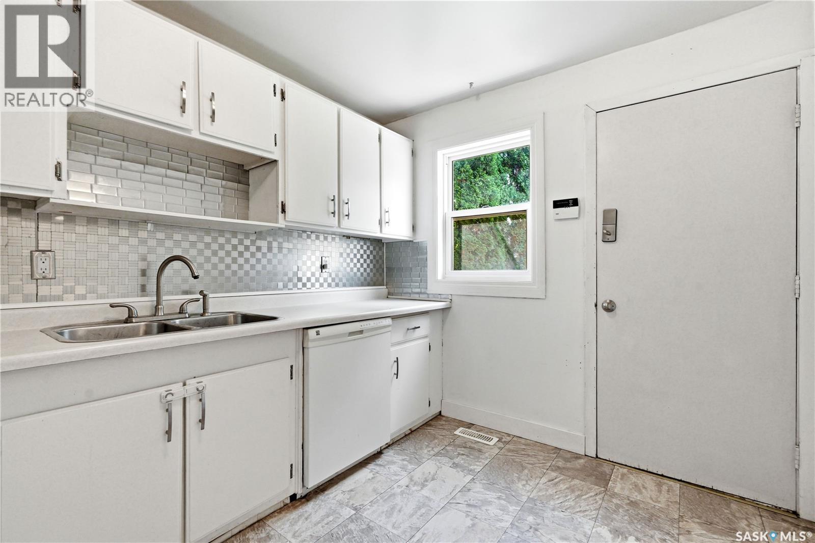 927 4th Avenue N Property Photo 13