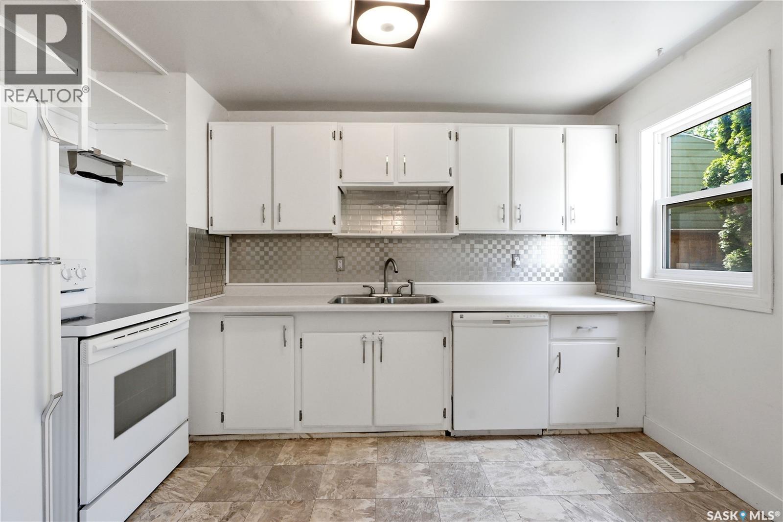 927 4th Avenue N Property Photo 14
