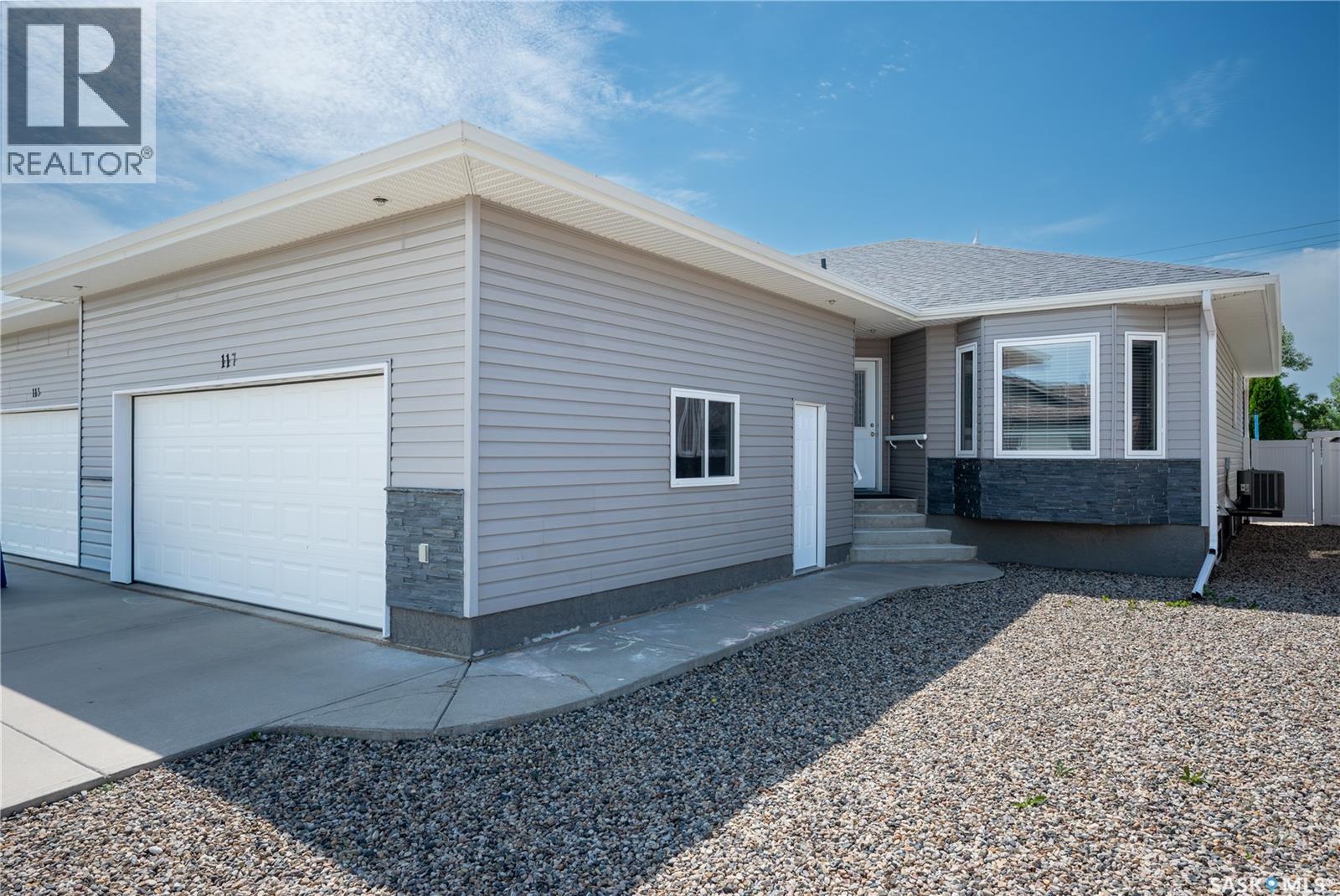 117 Good Spirit Crescent Property Photo 1