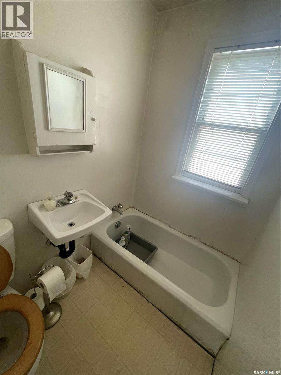 2318 8th Street E Property Photo 35