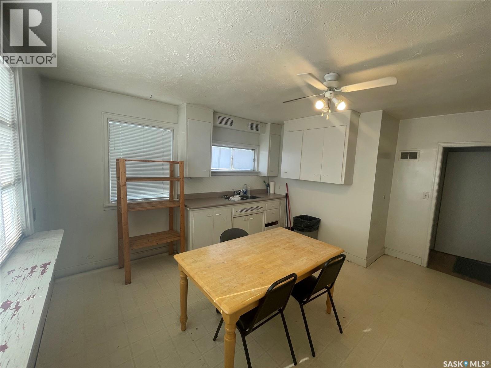 2318 8th Street E Property Photo 39