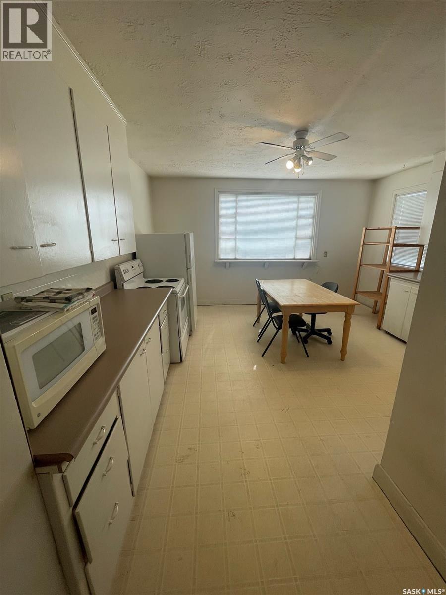 2318 8th Street E Property Photo 40