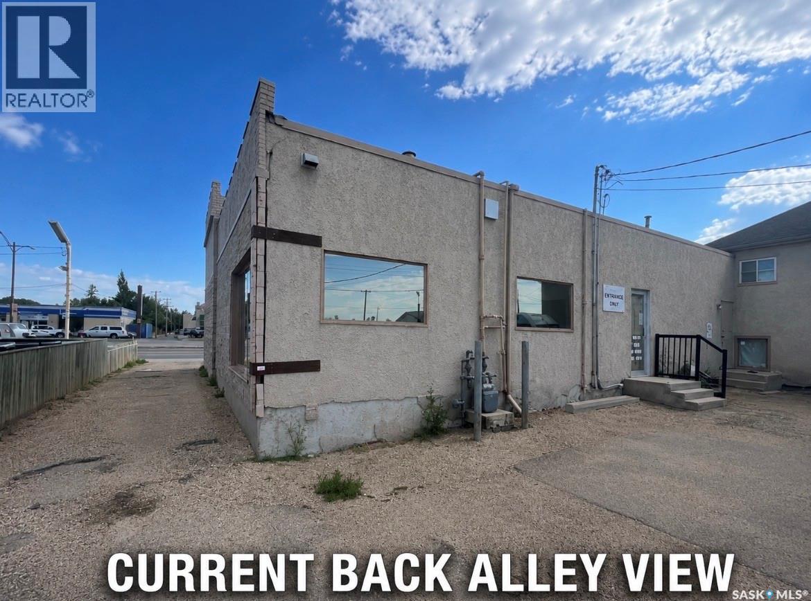 2318 8th Street E Property Photo 46