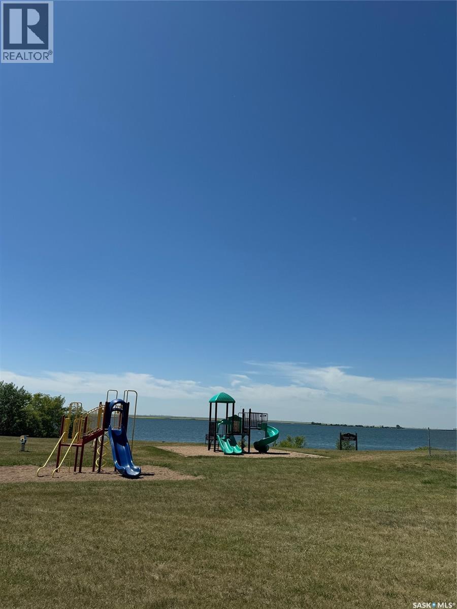 5 Marine Drive Property Photo 8