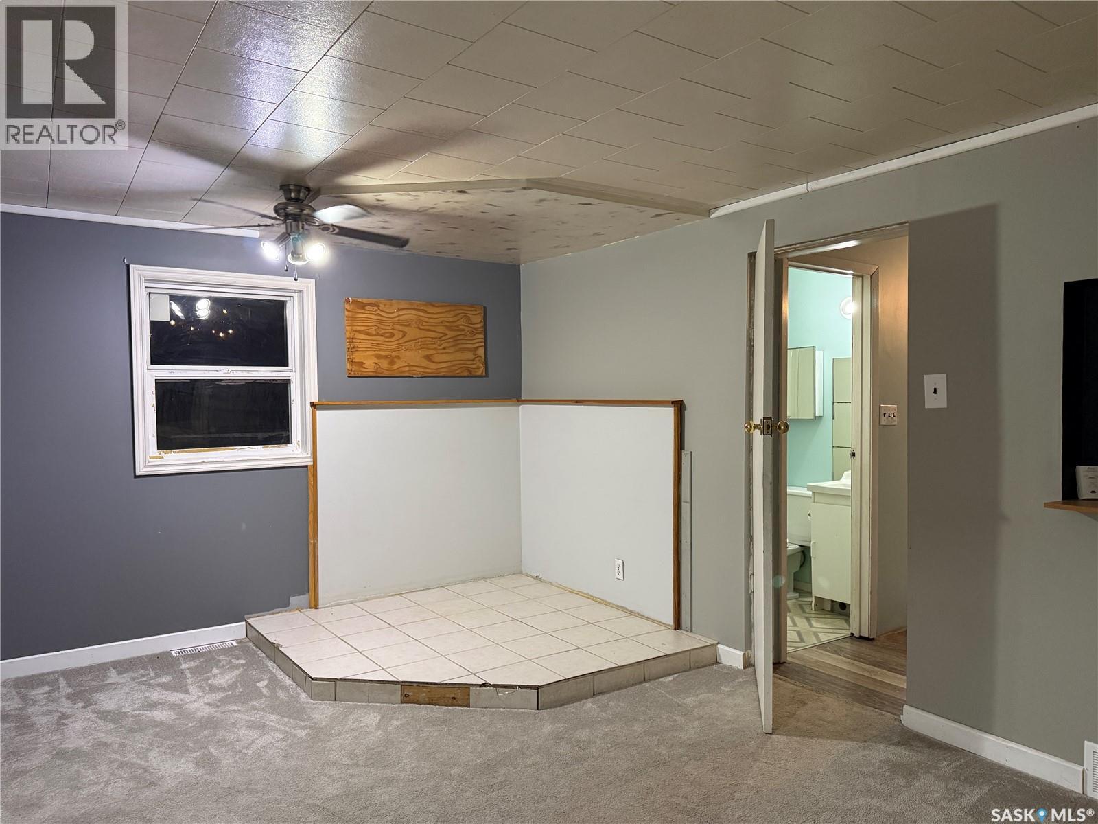 25 Home Street W Property Photo 11