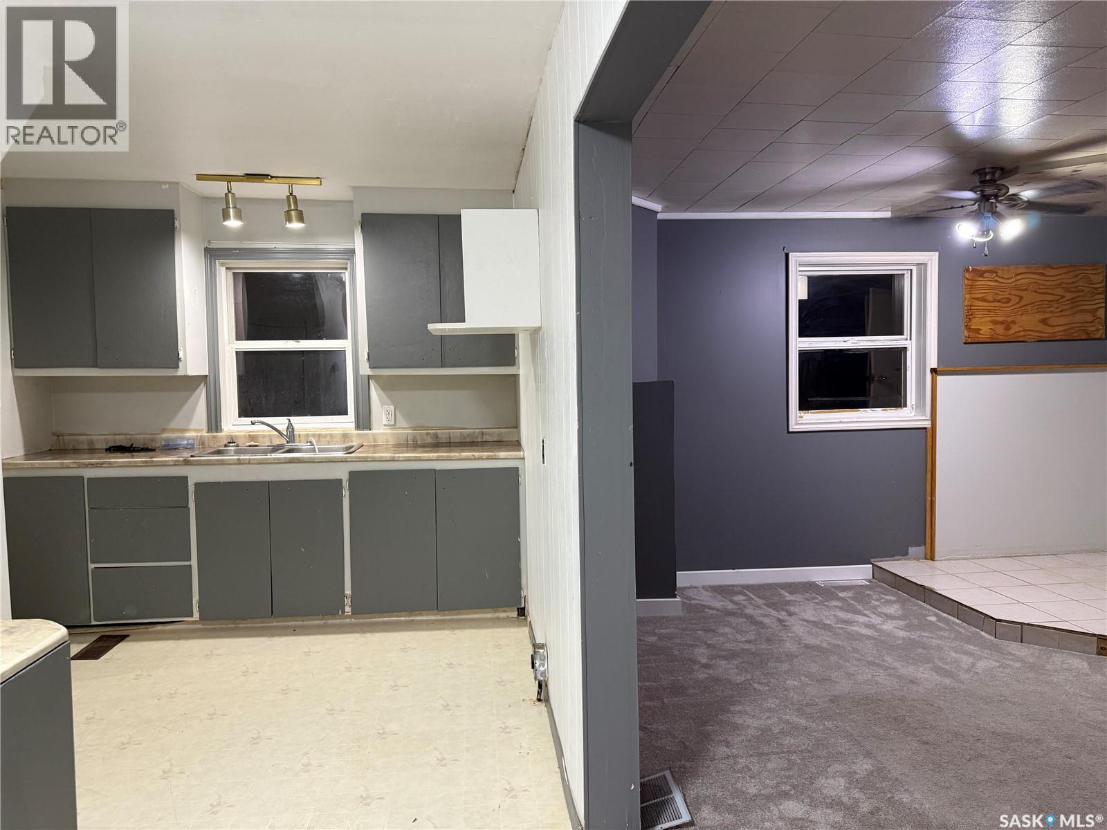 25 Home Street W Property Photo 15