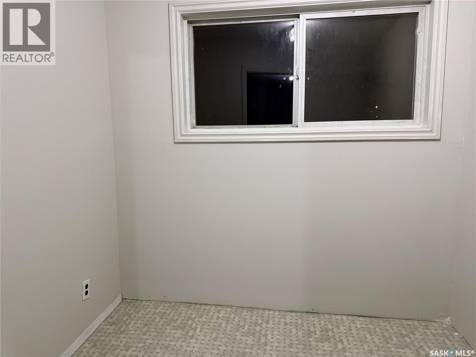 25 Home Street W Property Photo 28