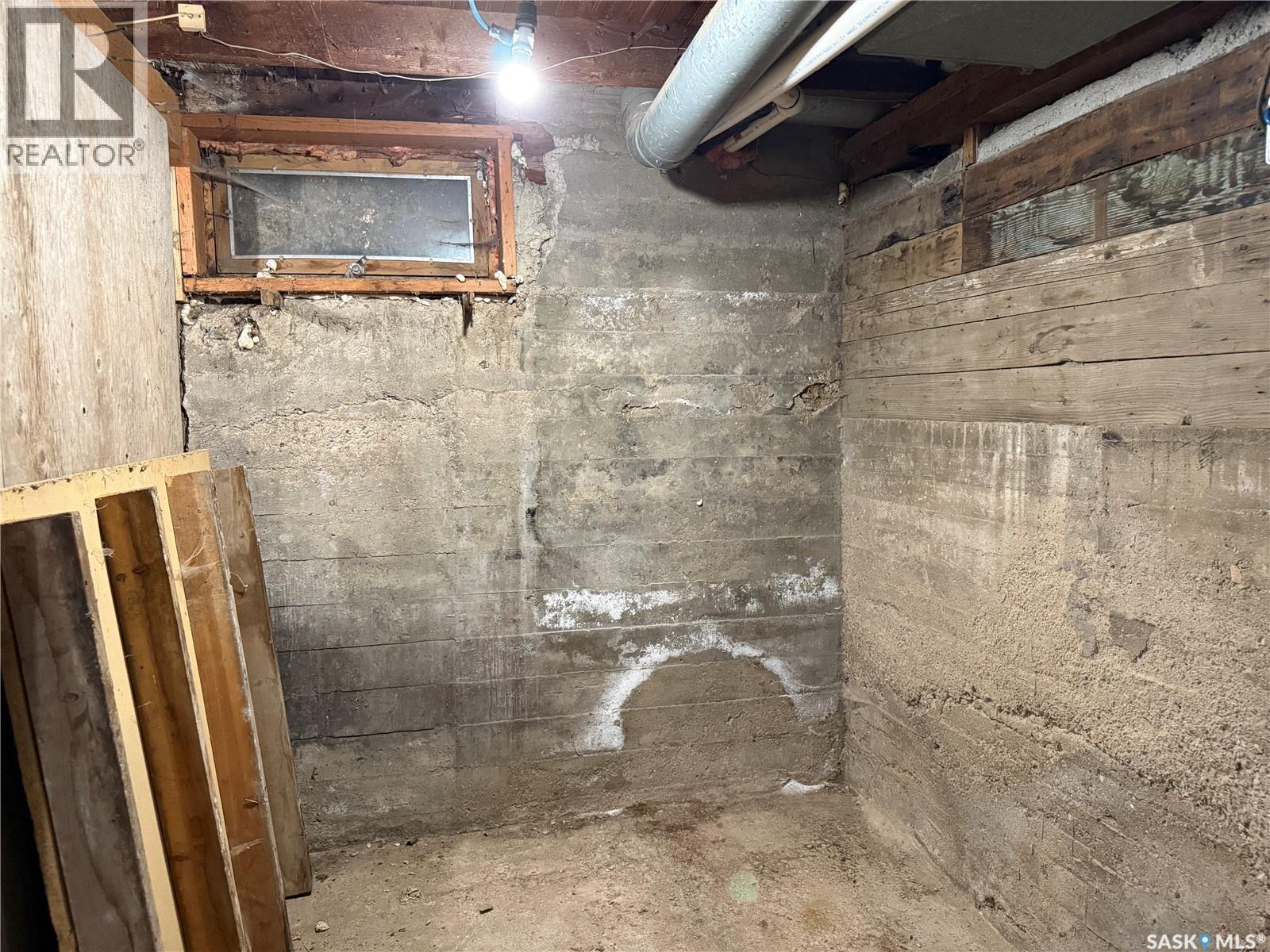 25 Home Street W Property Photo 36