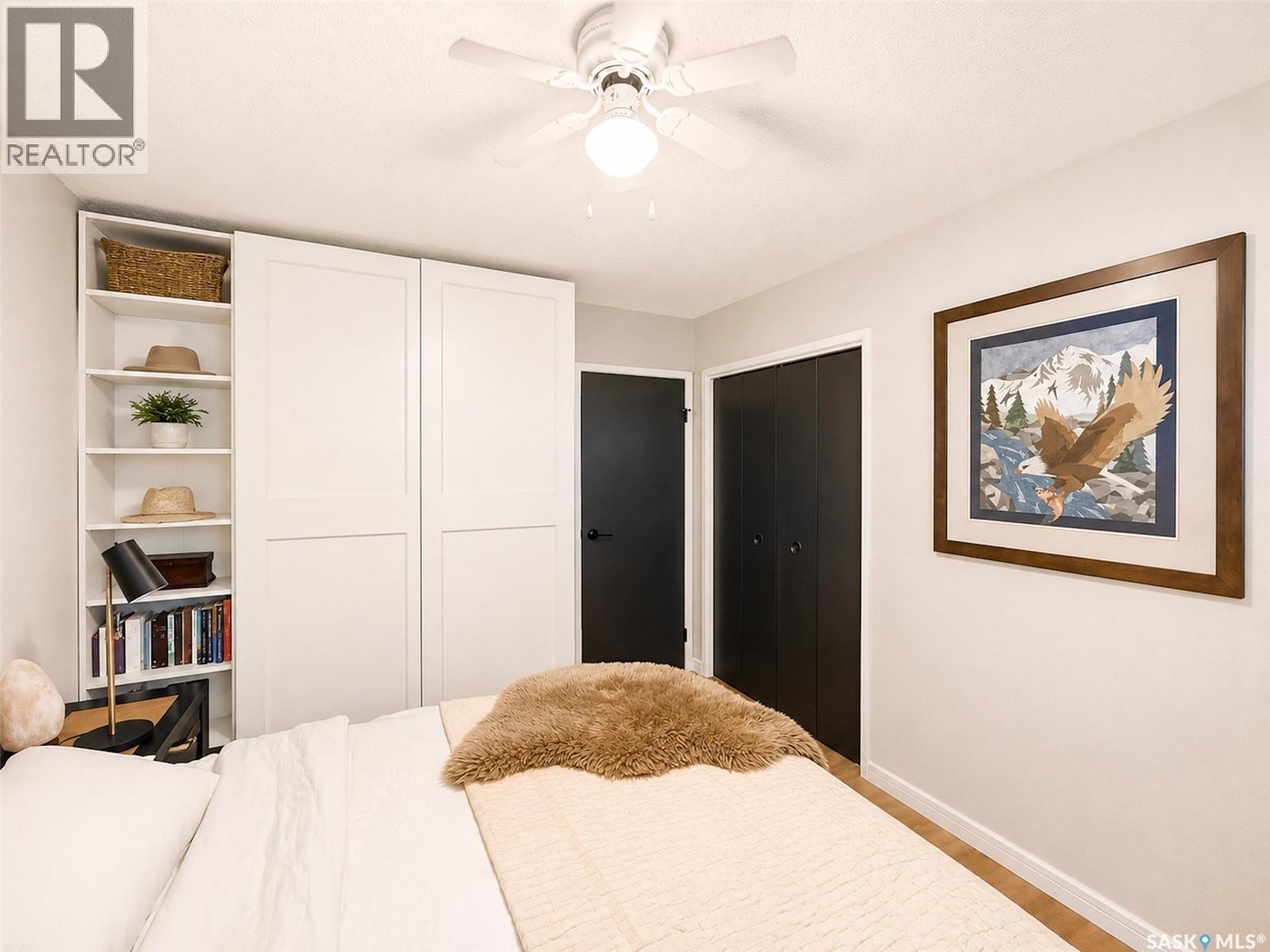 386 4th Street E Property Photo 12