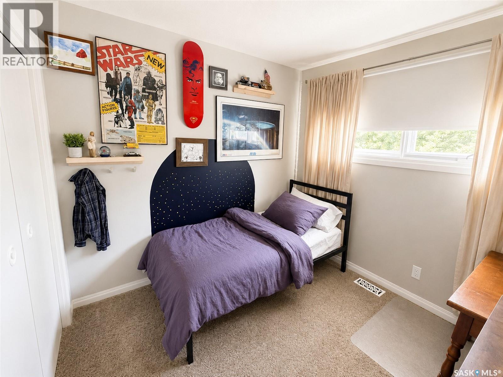 386 4th Street E Property Photo 14
