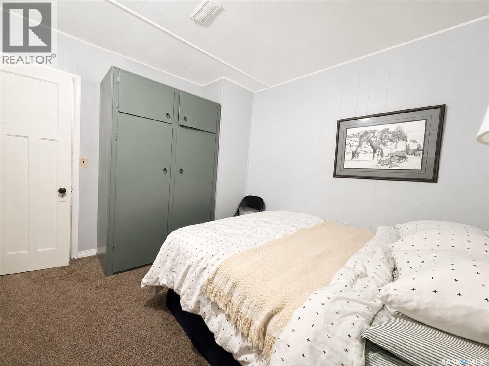 386 4th Street E Property Photo 21