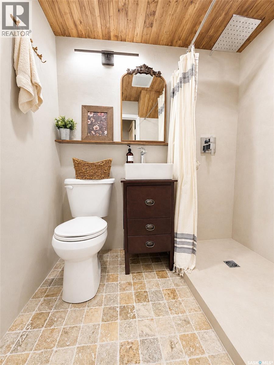 386 4th Street E Property Photo 22