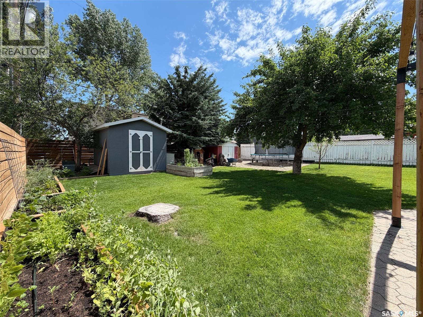 386 4th Street E Property Photo 29