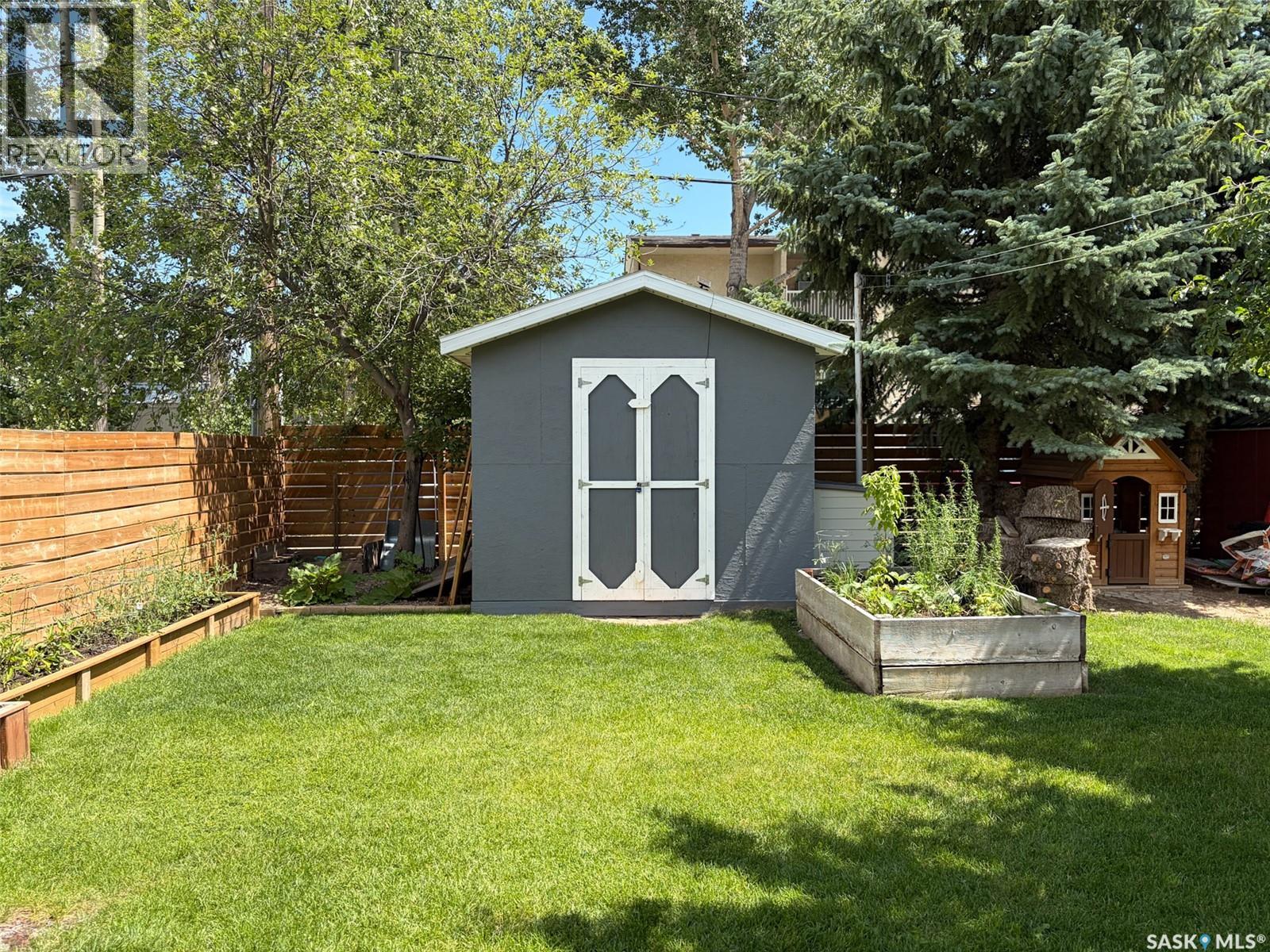 386 4th Street E Property Photo 30