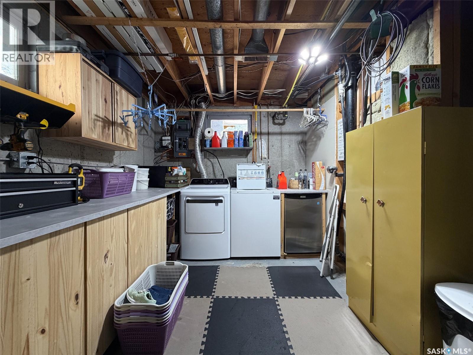 386 4th Street E Property Photo 38
