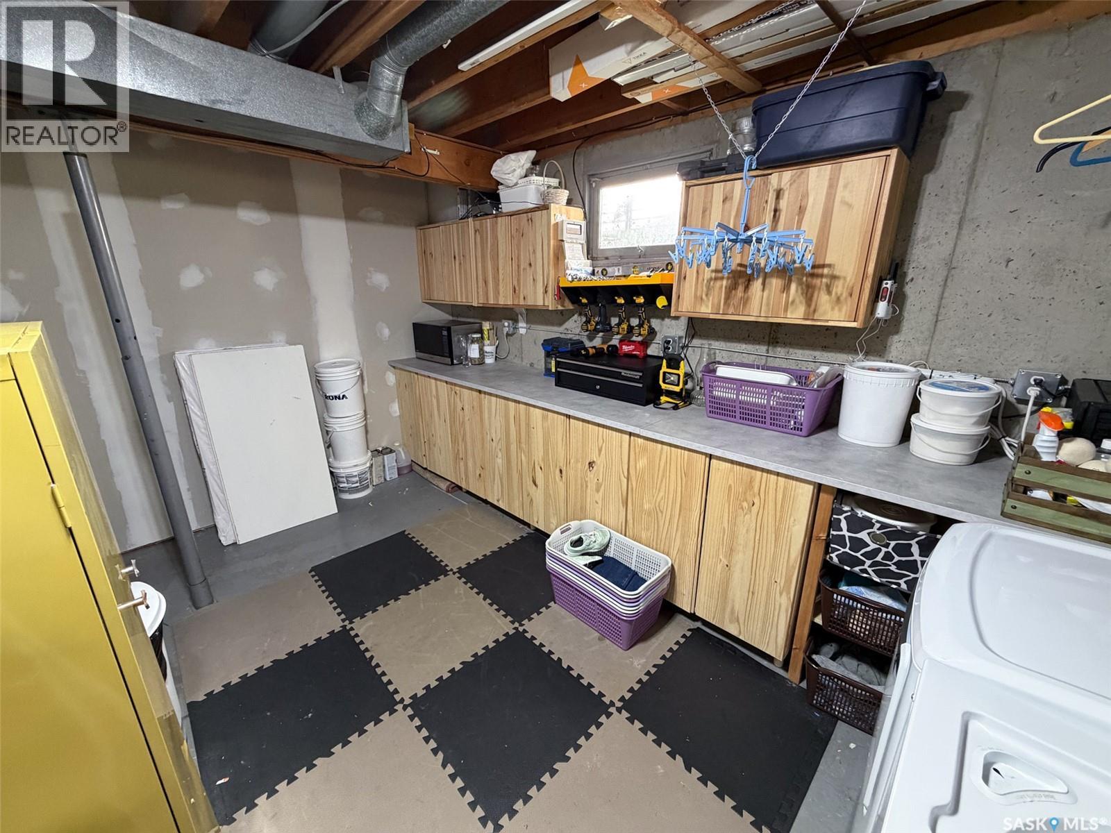 386 4th Street E Property Photo 40