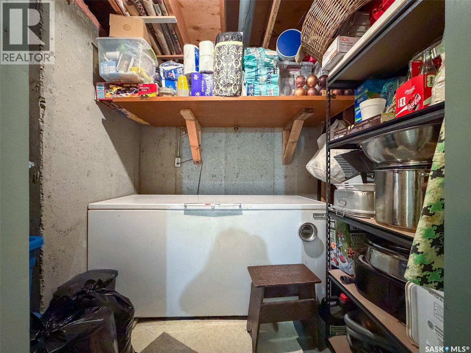 386 4th Street E Property Photo 42