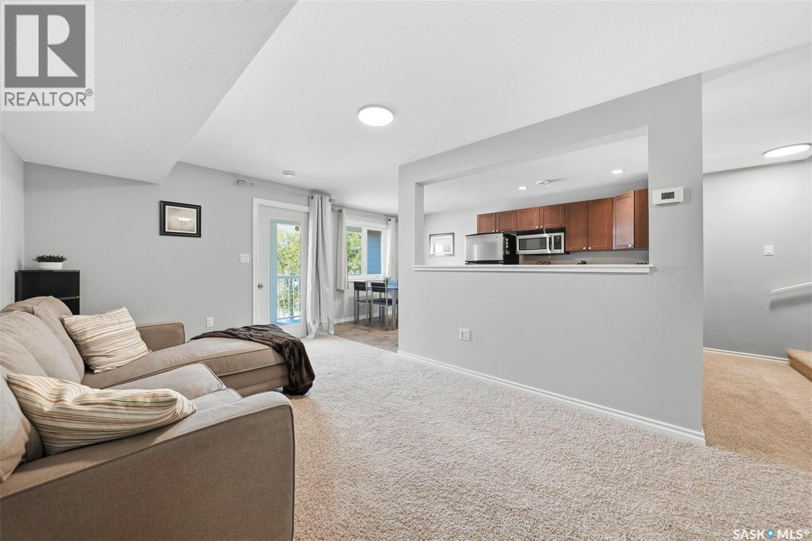 203 515 28th Street E Property Photo 5