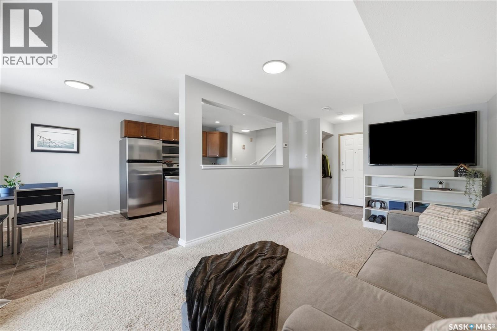 203 515 28th Street E Property Photo 7