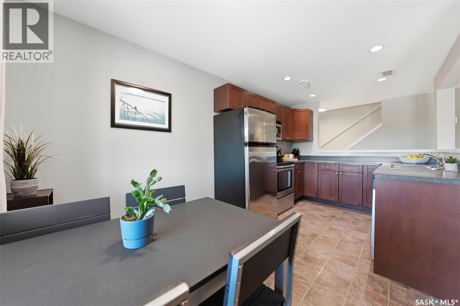 203 515 28th Street E Property Photo 9