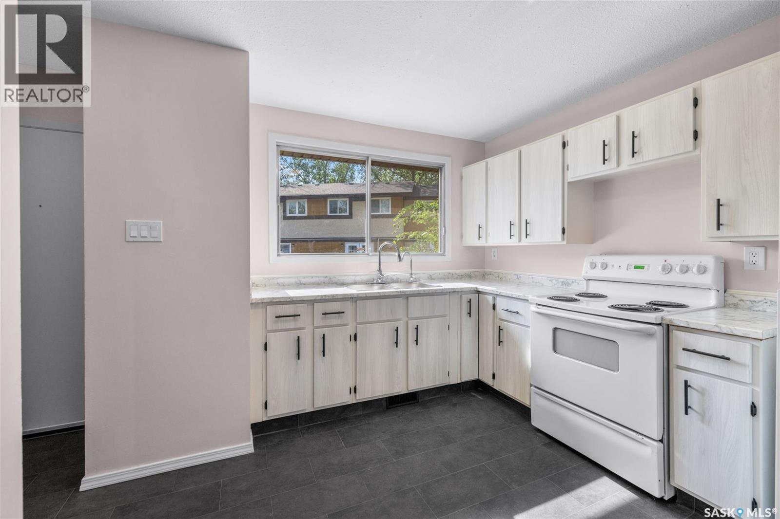 1342 Brown Street Property Photo 5